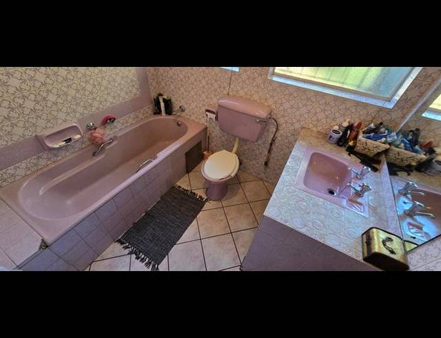 3 BEDROOM HOUSE FOR SALE IN FREEWAY PARK